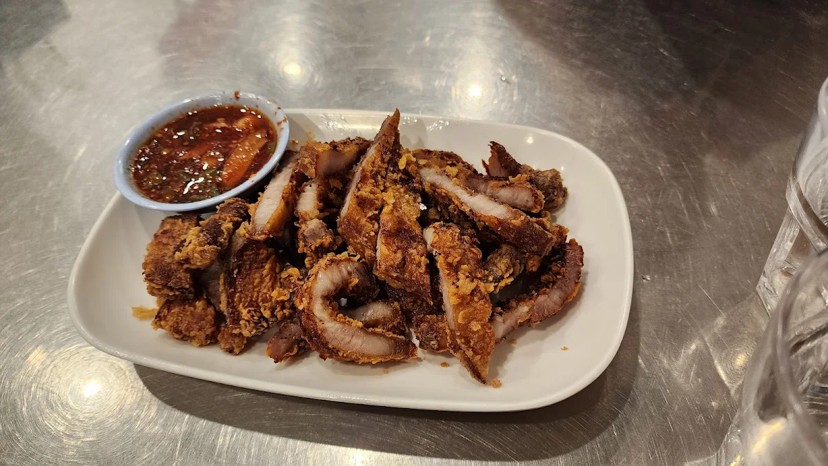 deep fried pork belly สามชั้นทอด, Nana Thai